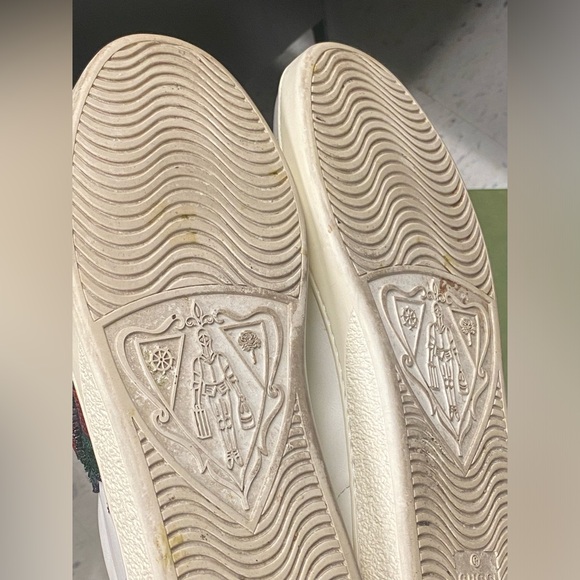 Gucci White Leather Embellished Lip Ace Sneakers - Picture 9 of 16